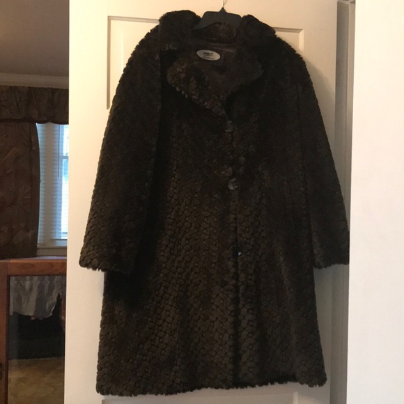 Chocolate brown faux fur coat.  NWOT never worn. - Picture 3 of 6